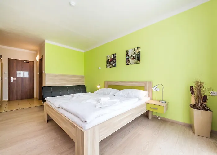 Nad Kralovnou & Restaurant Hotel Praga