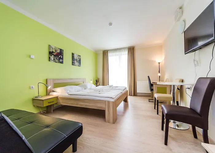 Hotel Nad Kralovnou & Restaurant 3*