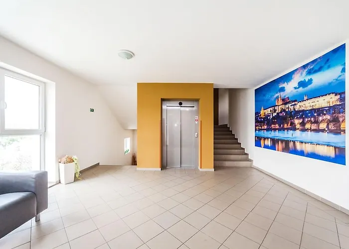 Nad Kralovnou & Restaurant Hotel Praga