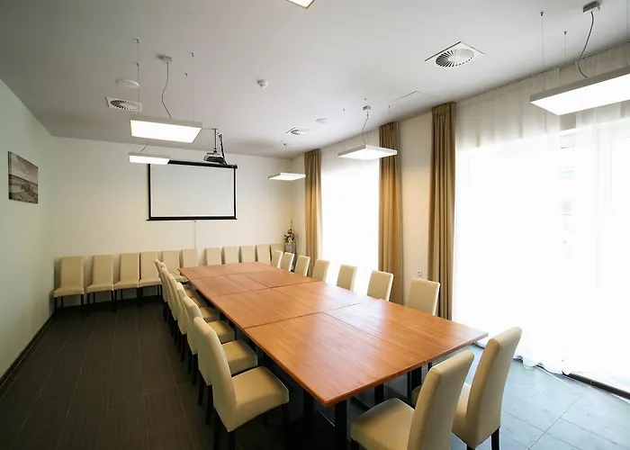 Hotel Nad Kralovnou & Restaurant 3*