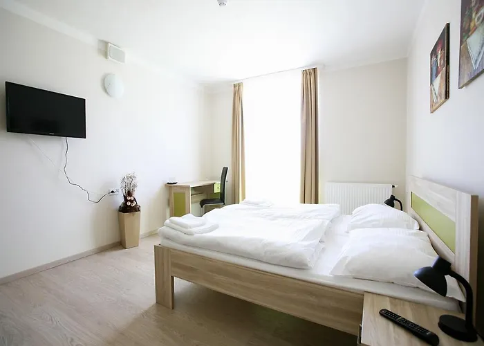 Hotel Nad Kralovnou & Restaurant Praga