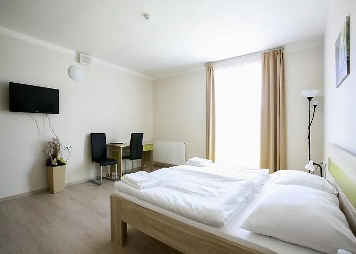 Hotel Nad Kralovnou & Restaurant Praga