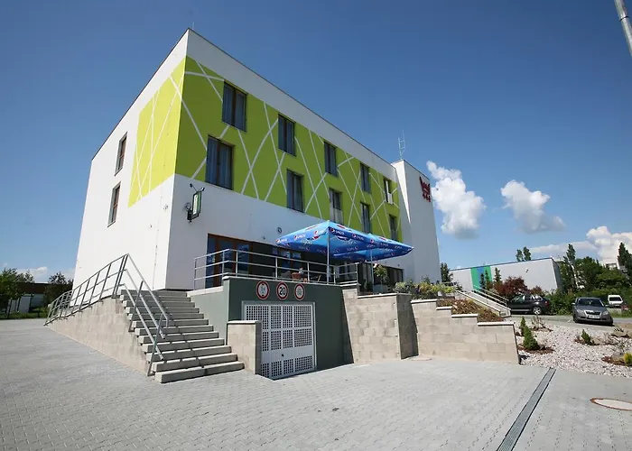 Nad Kralovnou & Restaurant Hotel