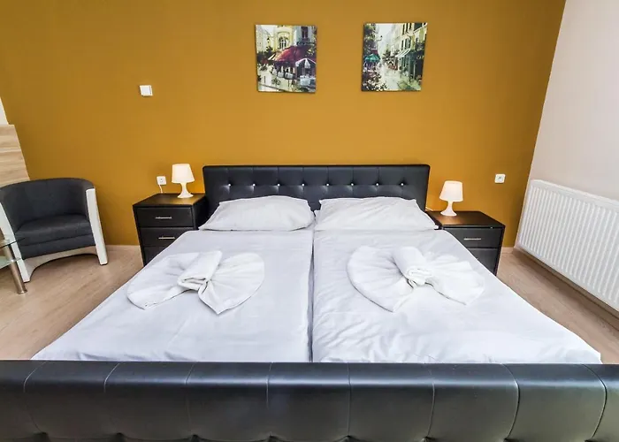 Hotel Nad Kralovnou & Restaurant 3*