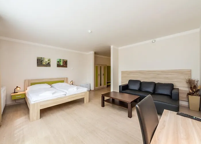 Nad Kralovnou & Restaurant Hotel Praga