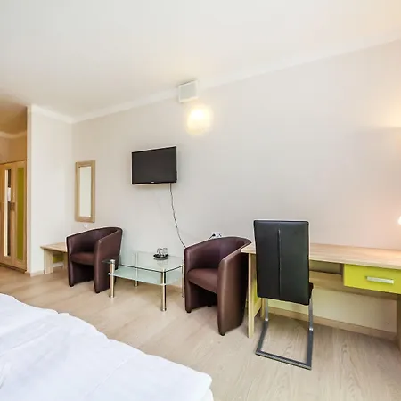 Nad Kralovnou & Restaurant Hotel Prag