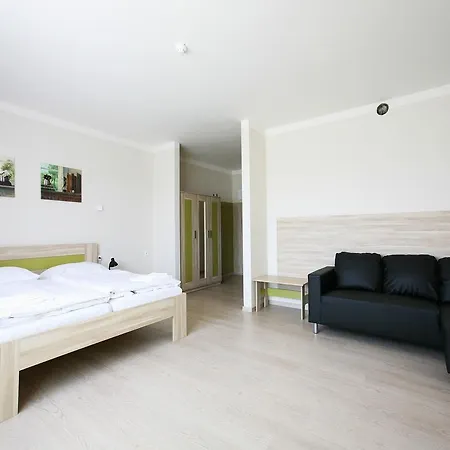 Hotel Nad Kralovnou & Restaurant 3*