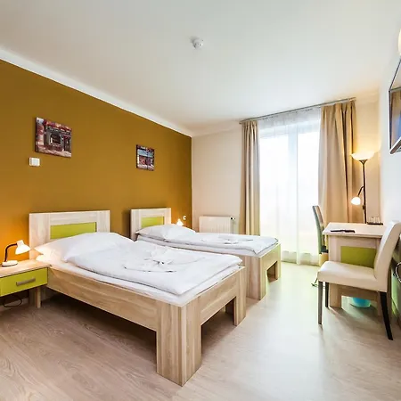 Hotel Nad Kralovnou & Restaurant 3*