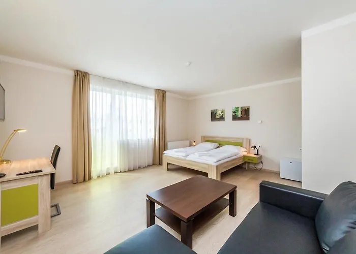 Nad Kralovnou & Restaurant Отель 3*