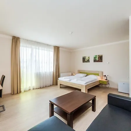 Nad Kralovnou & Restaurant 호텔 3*