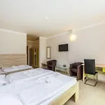 酒店 Nad Kralovnou & Restaurant 3*