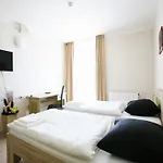 Nad Kralovnou & Restaurant 3*