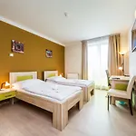 酒店 Nad Kralovnou & Restaurant 3*
