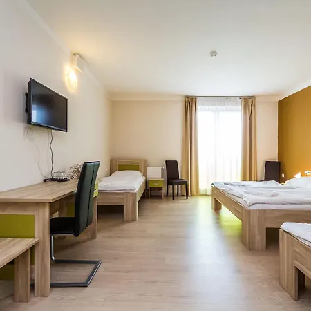 Nad Kralovnou & Restaurant Hotel Praga