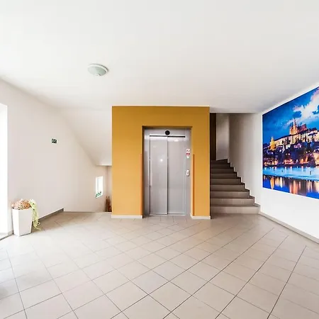 Nad Kralovnou & Restaurant Hotel Praga