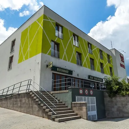 Nad Kralovnou & Restaurant Hotel
