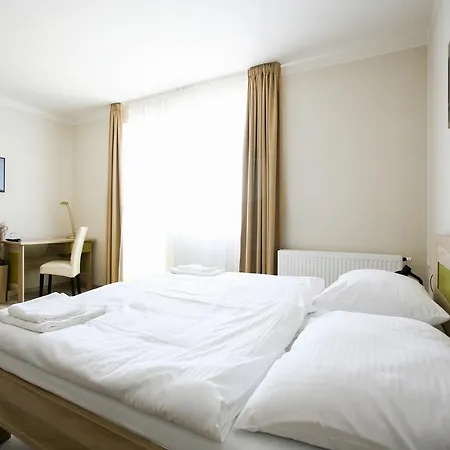 Nad Kralovnou & Restaurant 酒店 3*