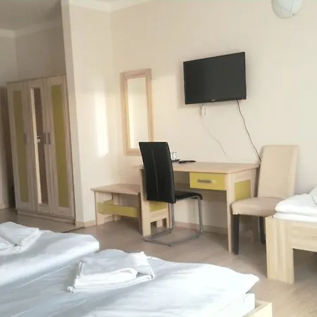 Hotel Nad Kralovnou & Restaurant 3*