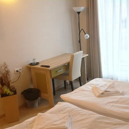 Nad Kralovnou & Restaurant Hotel 3*