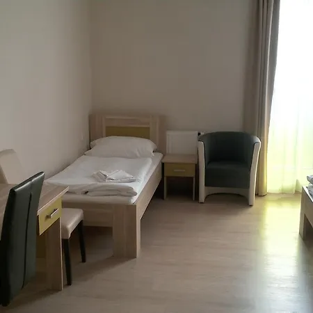 Nad Kralovnou & Restaurant Hotel Praga